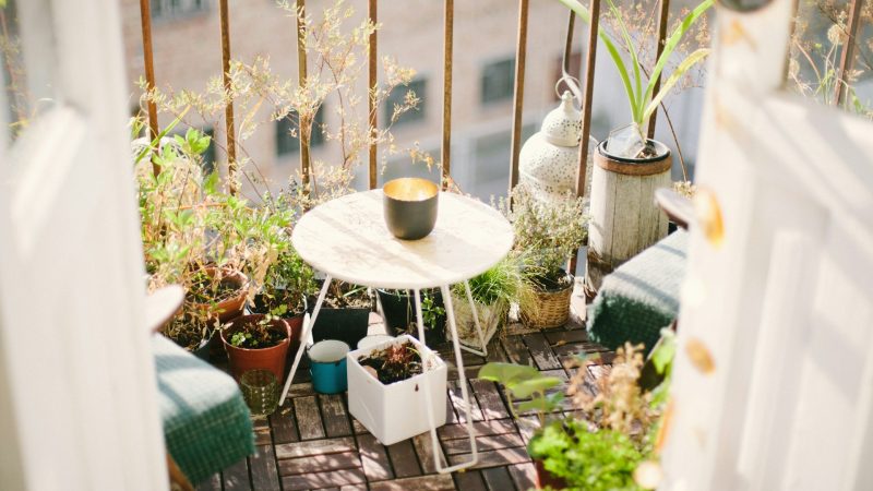 Cum îți poți organiza spațiul pe un balcon închis atunci când ai copii