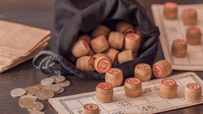 Ce castigi cu 2 numere la Loto Joker